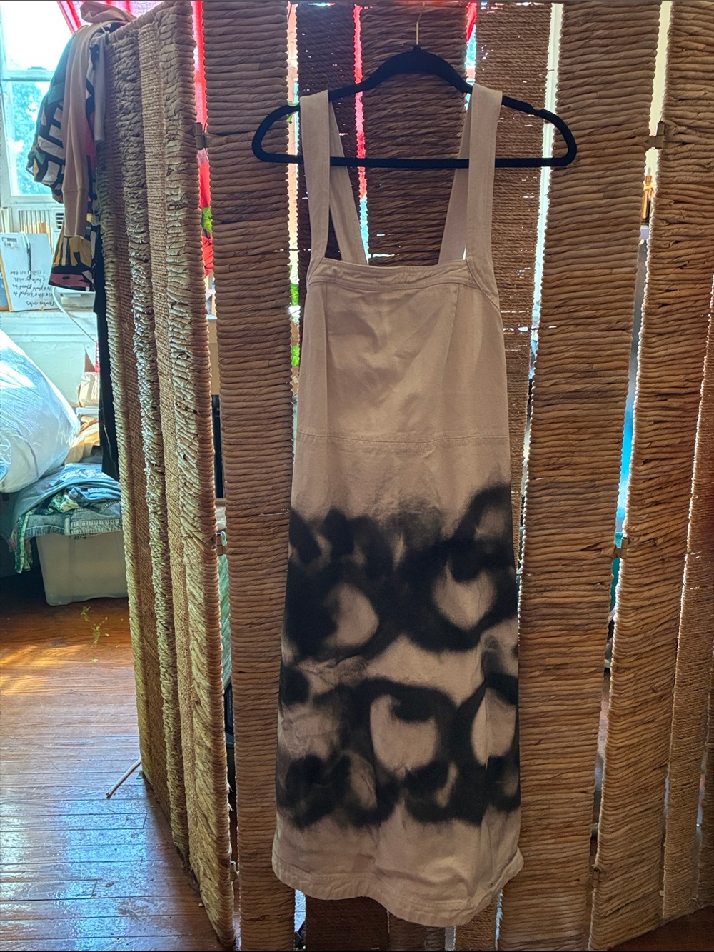 Tie-Dye Sleeveless Pinafore Dress in Beige and Black